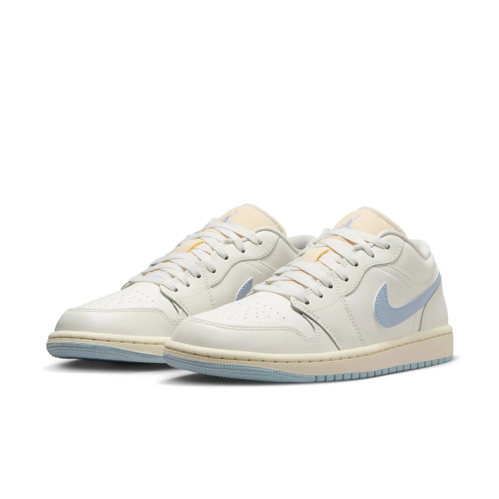 Womens Air Jordan 1 Low Shoe