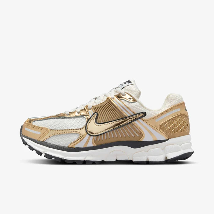 Womens Vomero 5 Gold Shoe