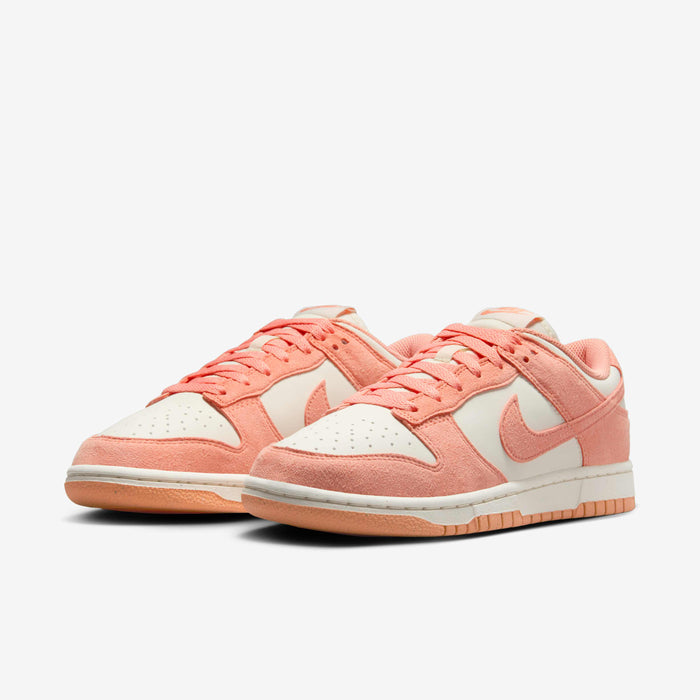 Womens Dunk Low Shoe